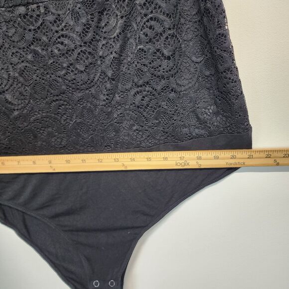 Torrid Black Lace Sleeveless Bodysuit Size 2X V-neck Snap Gusset Stretch Soft - Picture 10 of 12